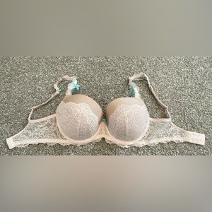 Victoria’s Secret Bra Dream Angels Lined Demi Size: 32DDD